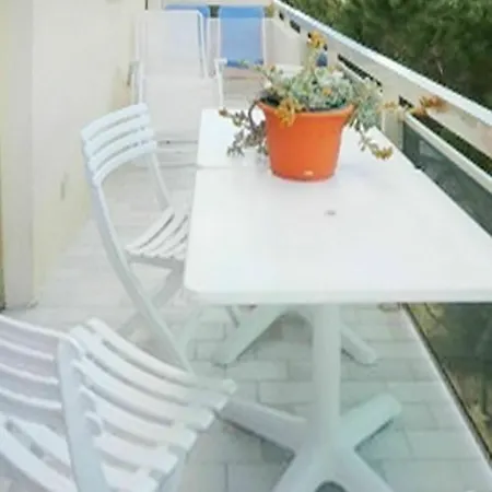 Apartment Beautiful In On The French Riviera, With 2 Bedro Le Lavandou