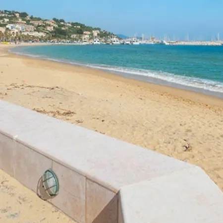 Beautiful In On The French Riviera, With 2 Bedro Apartment Le Lavandou