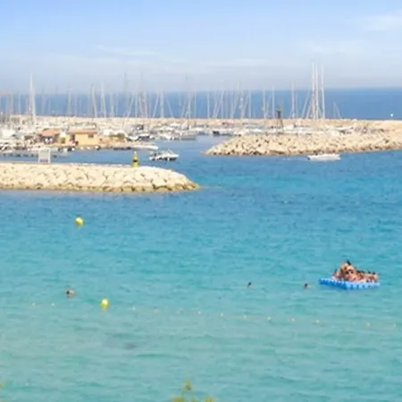 Beautiful In On The French Riviera, With 2 Bedro Apartment Le Lavandou